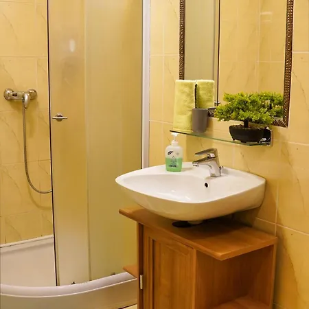 Apartment 4 Bedroom House - Jacuzzi - Jacobs