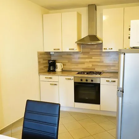 Jacobs 4 Bedroom Private House *