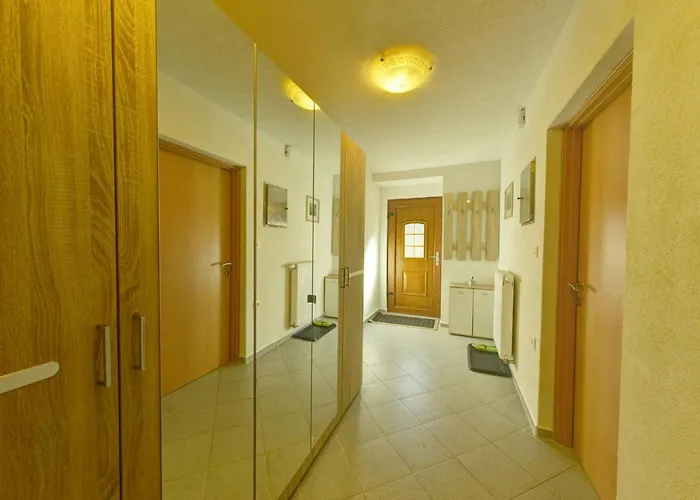 Jacobs 4 Bedroom Private House Apartma