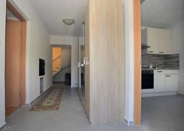 Jacobs 4 Bedroom Private House